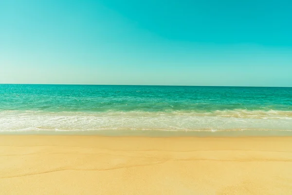 Hermosa playa y mar — Foto de Stock