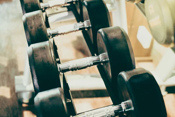 Sombrillas en gimnasio y gimnasio — Foto de Stock