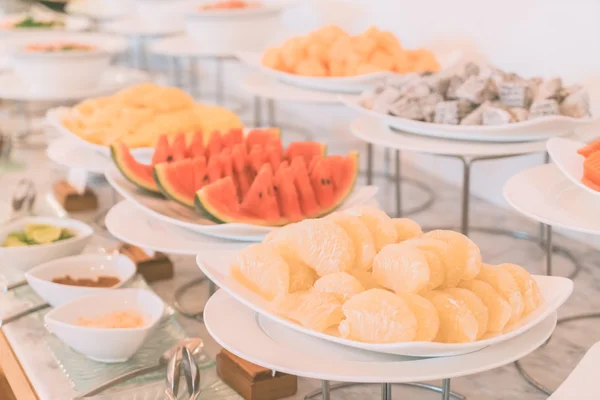 Buffet de catering en el restaurante del hotel — Foto de Stock