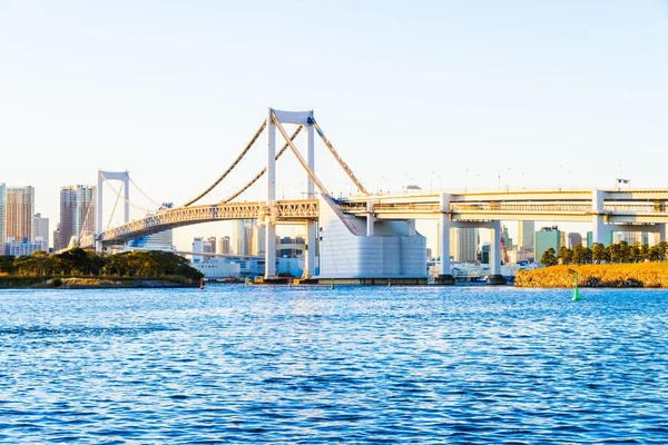 Rainbow bridge i Tokyo stad — Stockfoto