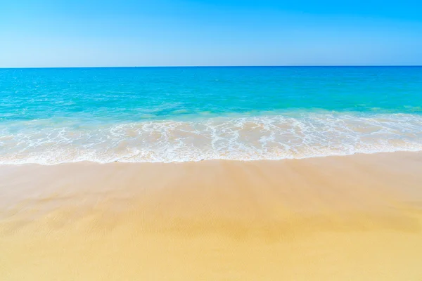 Hermosa playa y mar — Foto de Stock