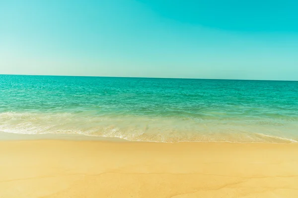 Hermosa playa y mar — Foto de Stock