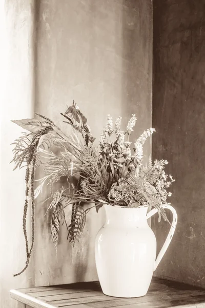 Schöne Jahrgangsblumen — Stockfoto