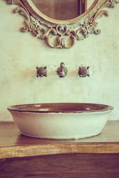 Vintage bathroom with faucet — Stock Photo, Image