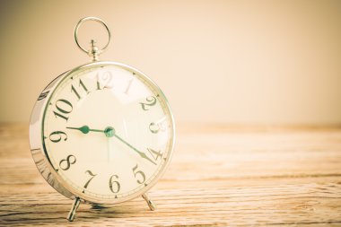 Vintage klasik çalar saat