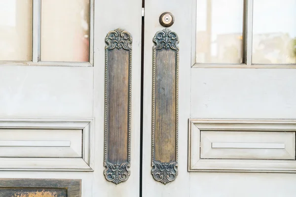 Maçanetas da porta velha — Fotografia de Stock