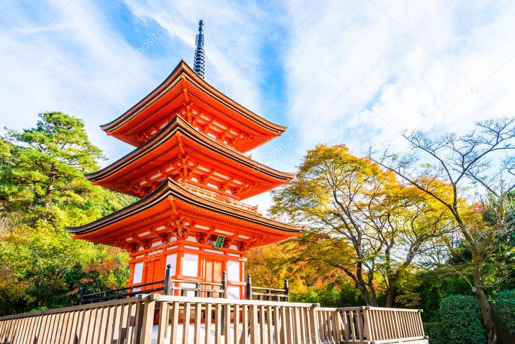 Kiyomizu dera temple in autumn season