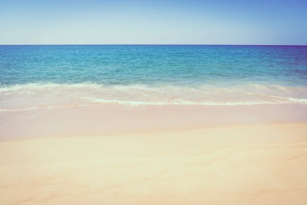 Красивий пляж і море — стокове фото