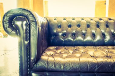 Oturma odasında kanepe dekorasyon