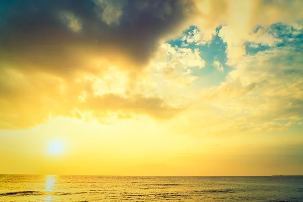 Vacker soluppgång och havet — Stockfoto