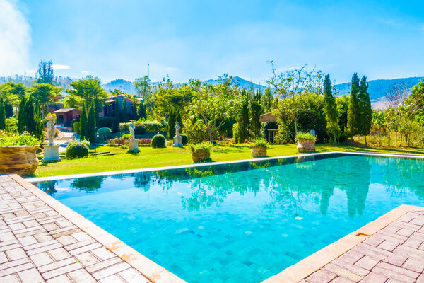 Открытый плавательный бассейн
