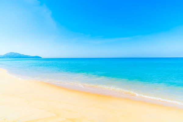 Hermosa playa y mar — Foto de Stock