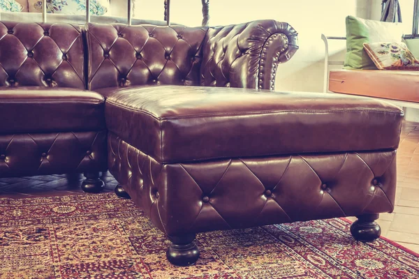 Vintage sofa kulit — Stok Foto