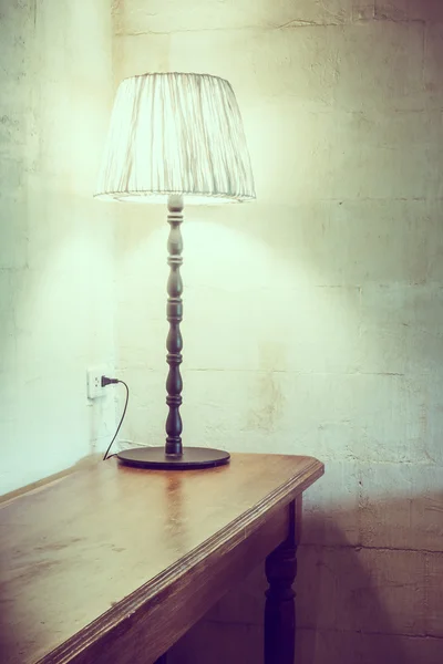 Lampa stołowa w salonie — Zdjęcie stockowe