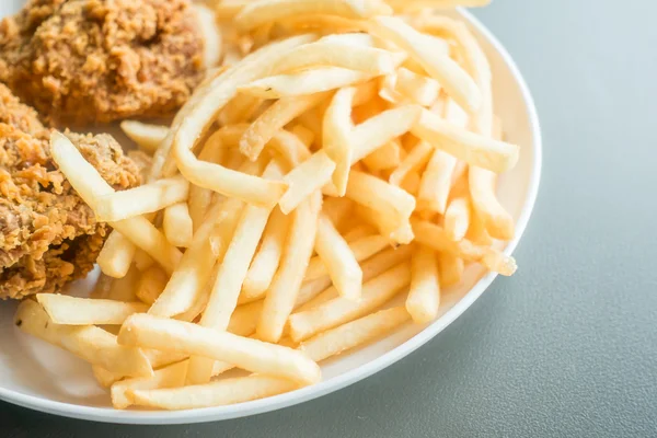 French fries and Fried chicken — Stock Photo, Image