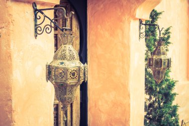 Fas tarzı ışık lambalı fener