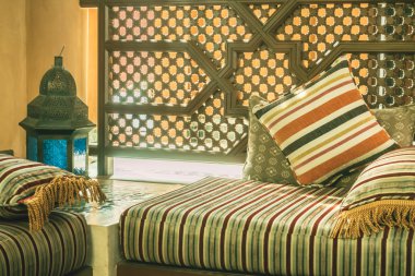 Fas tarzı ile kanepe yastık