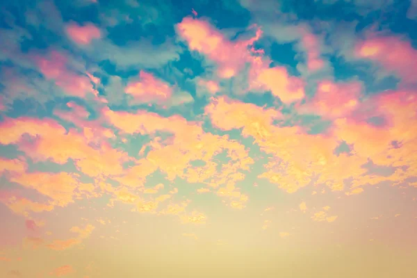 Вінтажні хмари на небі — стокове фото