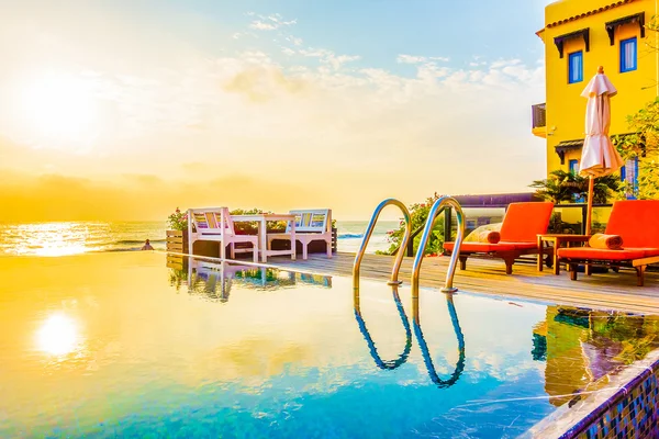 Schönes Luxus-Schwimmbad-Resort — Stockfoto