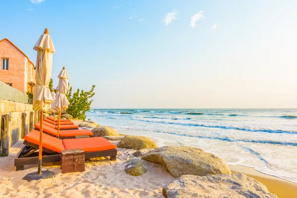 Wunderschönes tropisches Meer und Strand — Stockfoto