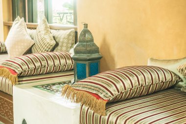 Fas tarzı ile kanepe yastık