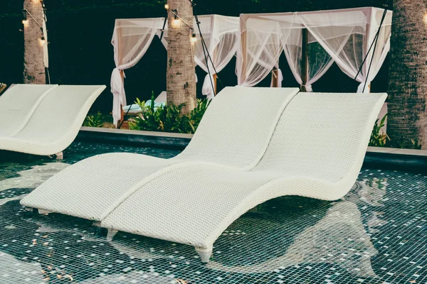 A szálloda medence székek — Stock Fotó