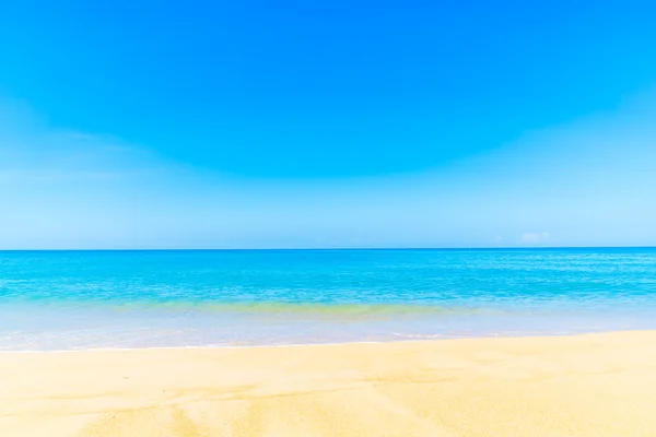 Hermosa playa y mar — Foto de Stock