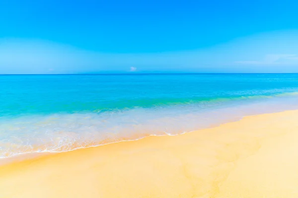 Bela praia e mar — Fotografia de Stock