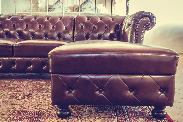 Vintage leather sofa — Stock fotografie