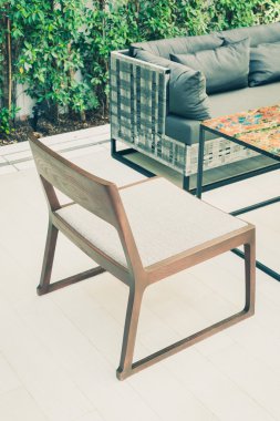 Modern sandalye ve masa