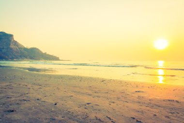 Sahilde güzel gündoğumu