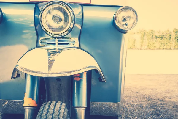 Headlight lamp in front of car — Stock Photo, Image