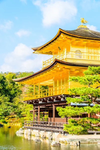 Pabellón de oro en el templo de Kinkakuji — Foto de Stock