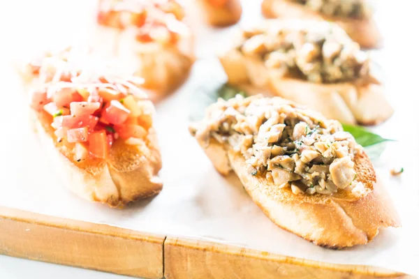 Tomat og champignon Bruschetta - Stock-foto