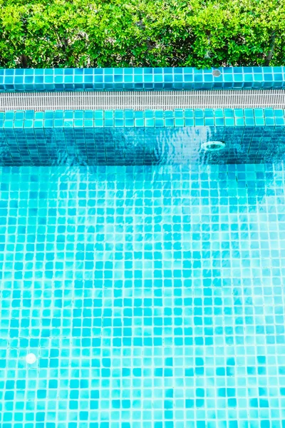 Beautiful swimming pool — Stock Photo, Image