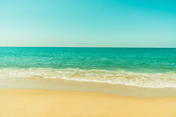 Hermosa playa y mar — Foto de Stock