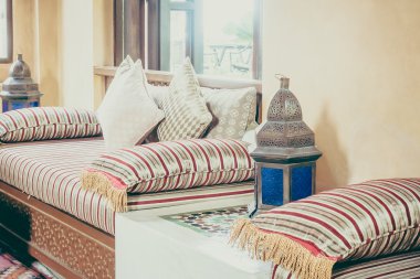 Fas tarzı ile kanepe yastık