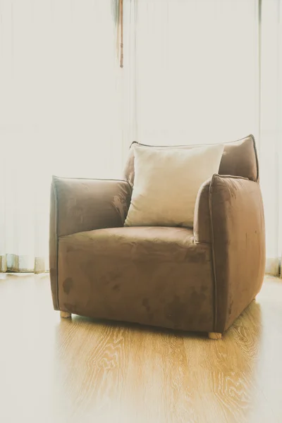 Sohva olohuoneessa sisustus — kuvapankkivalokuva