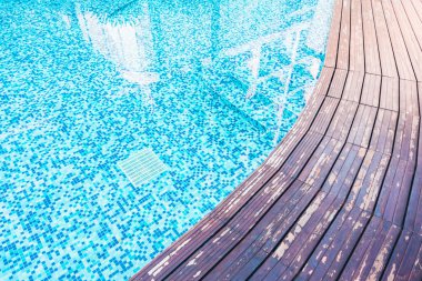 lüks Yüzme Havuzu ile merdiven