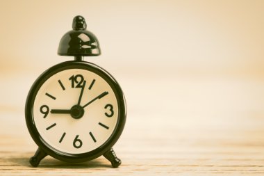 Klasik alarm saati