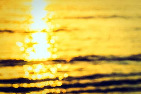 Zeewater met zon licht reflectie — Stockfoto