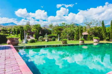 Açık manzaralı Yüzme Havuzu