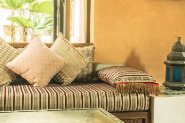 Fas tarzı ile kanepe yastık