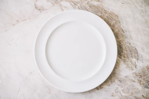 Пустая белая плита — стоковое фото
