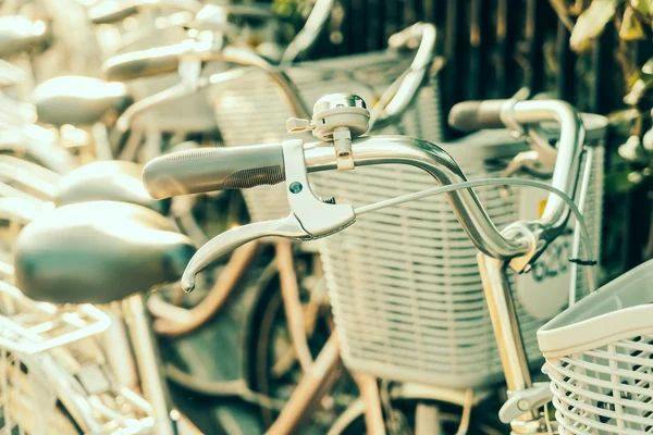 Вінтаж старий велосипед — стокове фото