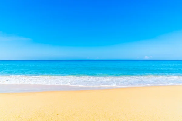 Hermosa playa y mar — Foto de Stock