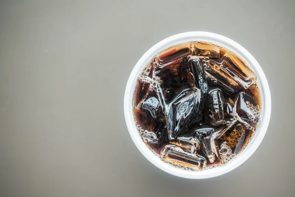 Bicchiere di cola ghiaccio — Foto Stock