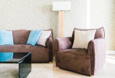Yastıklar ve salon iç kanepe