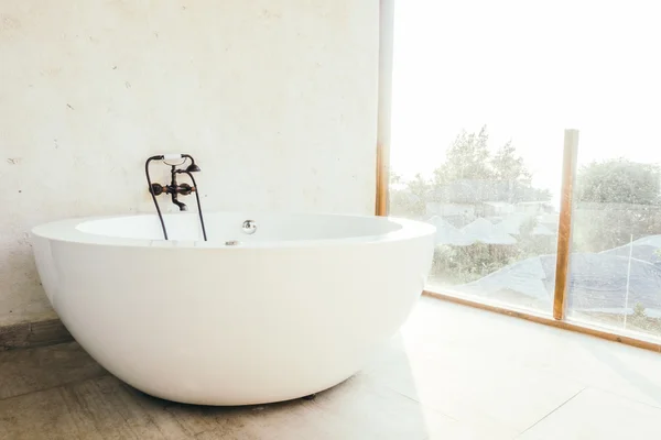아름 다운 고급 욕조 — 스톡 사진