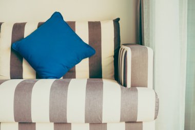 Güzel lüks kanepe oturma odasında